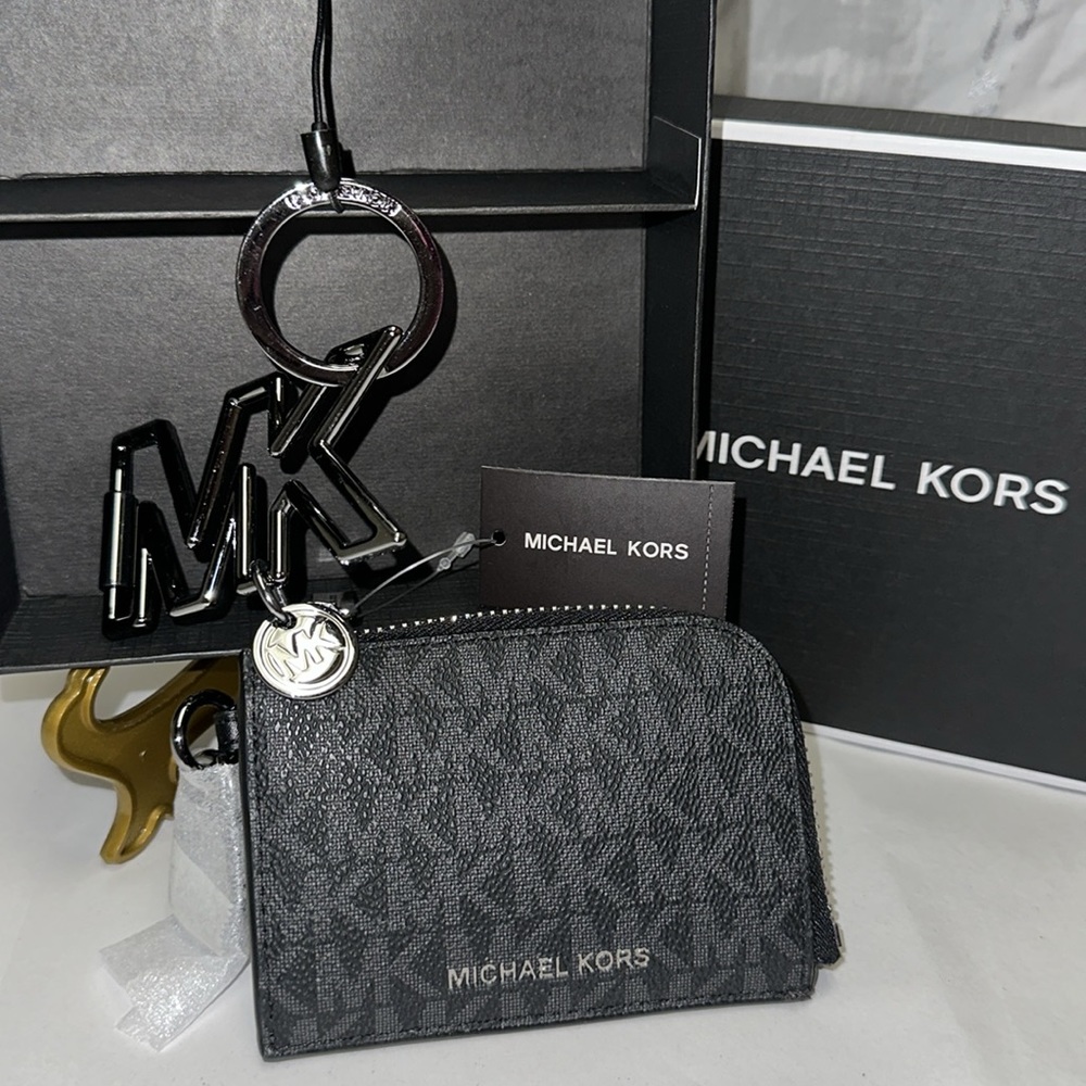 Michael Kors Signature 2 pc. Gift SKey Chain and credit card holder Black NWT